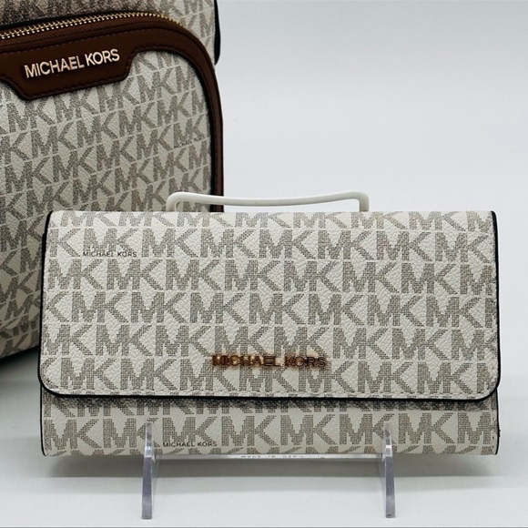 Michael Kors Medium Jaycee Zip Packet Backpack & Trifold Wallet Vanilla/Brown - Picture 6 of 16